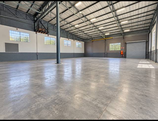 7,559M² FACTORY TO LET IN ROBERTSHAM